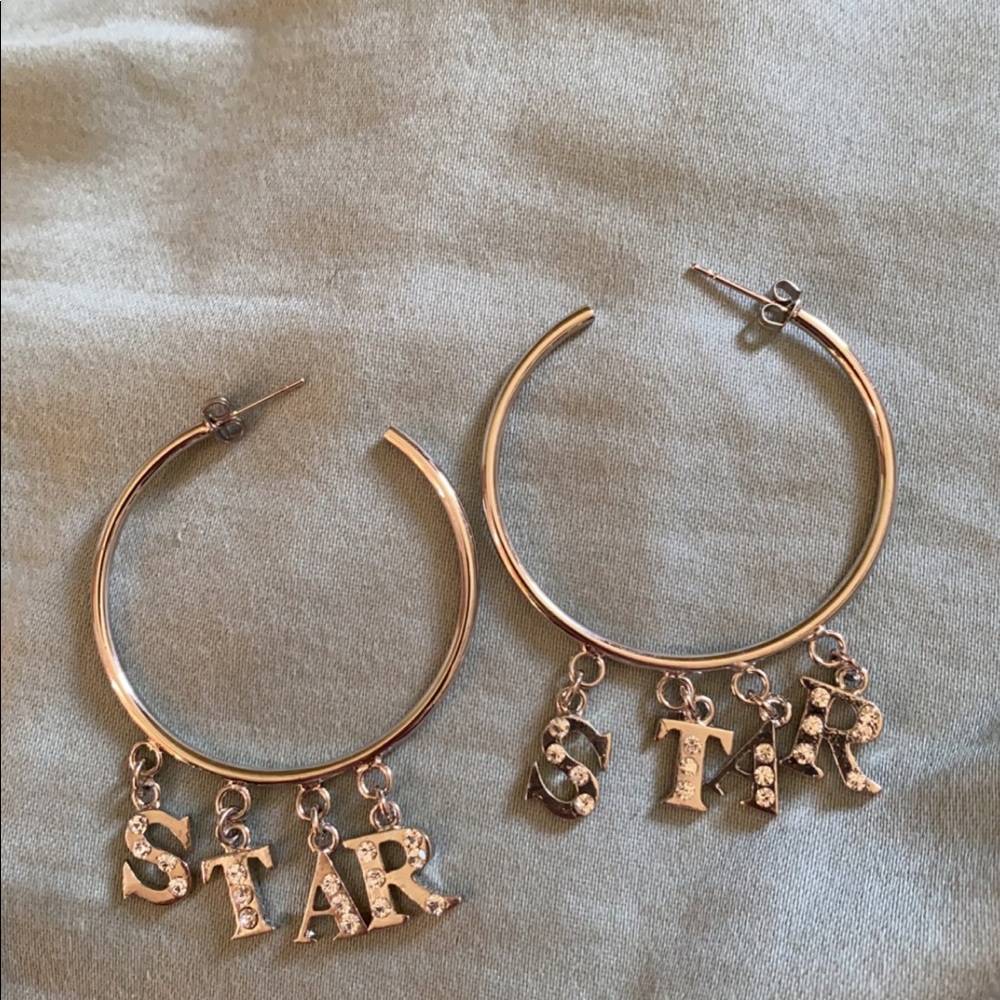 Bundle of earrings